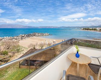 Elena Beach Hotel - קיסאמוס - מרפסת