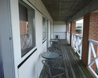 Hotel Hellfeld - Nuevo Brandeburgo - Balcón