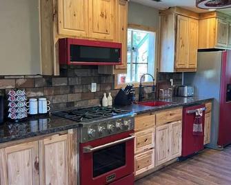 A Cozy Little House with a lot to offer! - Chester - Cocina