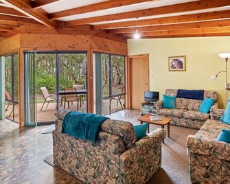 Stunning Cottage with a Hot Tub on a Spa Retreat near Margaret River Wine Region, Western Australia - Metricup