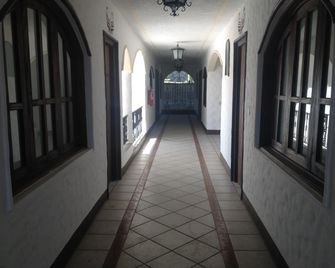 Hotel Casa Vieja - Puerto Escondido - Hallway