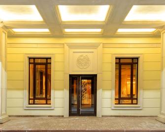 Ramada Hotel & Suites by Wyndham Novosibirsk Zhukovka - Novosibirsk - Bygning