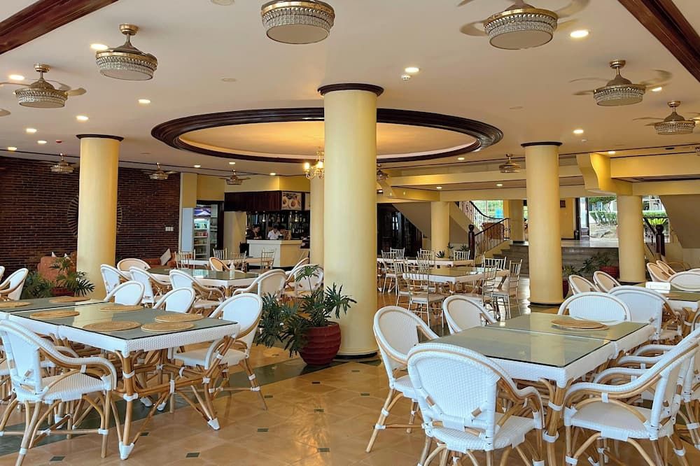 Vista Mar Beach Resort and Country Club