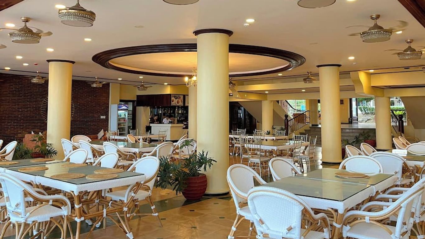 Vista Mar Beach Resort and Country Club