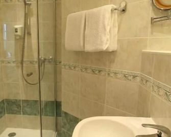 Motorhotel Guntramsdorf - Guntramsdorf - Bathroom