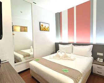 Yan Hotel - George Town