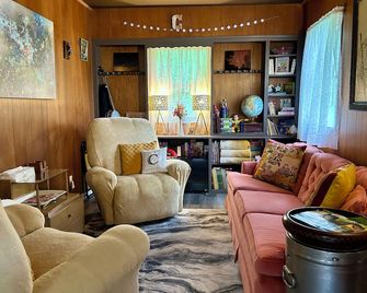Cassio's Cottage - Coudersport - Lounge
