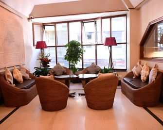 The Eee Cee Hotel - Shillong - Lounge