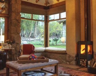 Beautiful Vacation Home At Sacred Valley - Urubamba - Living room