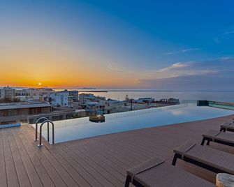 Minos Ambassador - Adults only - Rétino - Piscina