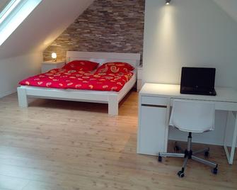 In A Good Location To Dusseldorf And Cologne And The Jever Skihalle Neuss - Grevenbroich - Schlafzimmer