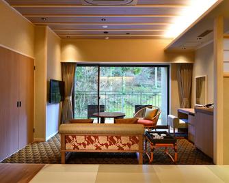 Kyo Yunohana Resort Suisen - Kameoka - Living room