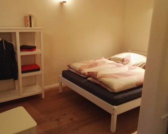 dasalte.haus - Holiday apartment 'Die Unten' - Göttingen - Schlafzimmer
