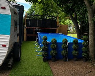 Blue Rm De With Spa Access - Dover