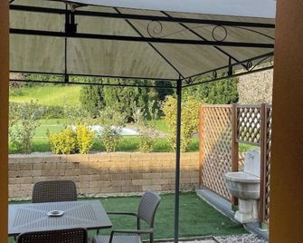 Villa Valle Franciacorta - Yellow Apartment with Pool, Garden and Solarium - Rodengo-Saiano - Patio