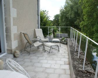 Chambre d'hôte Moulin de l'Aumonier - Loches - Balcone