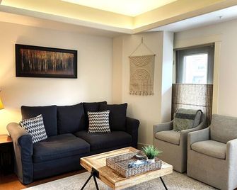 Spectacular Penthouse With Amazing Views - Canmore - Sala de estar