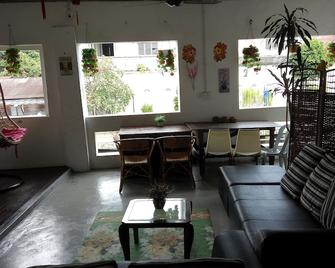 River One Residence - Hostel - Malaca - Sala de estar