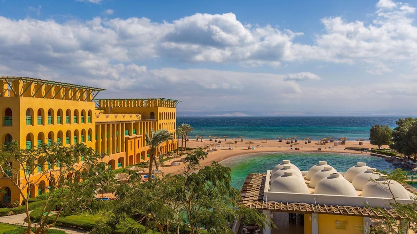 Strand Beach Resort