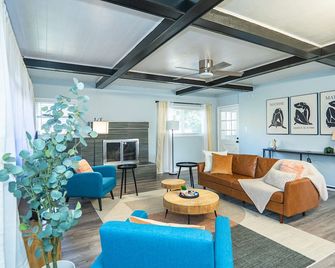 Retreat Minutes To Lax, Manhattan Redond - Torrance - Living room