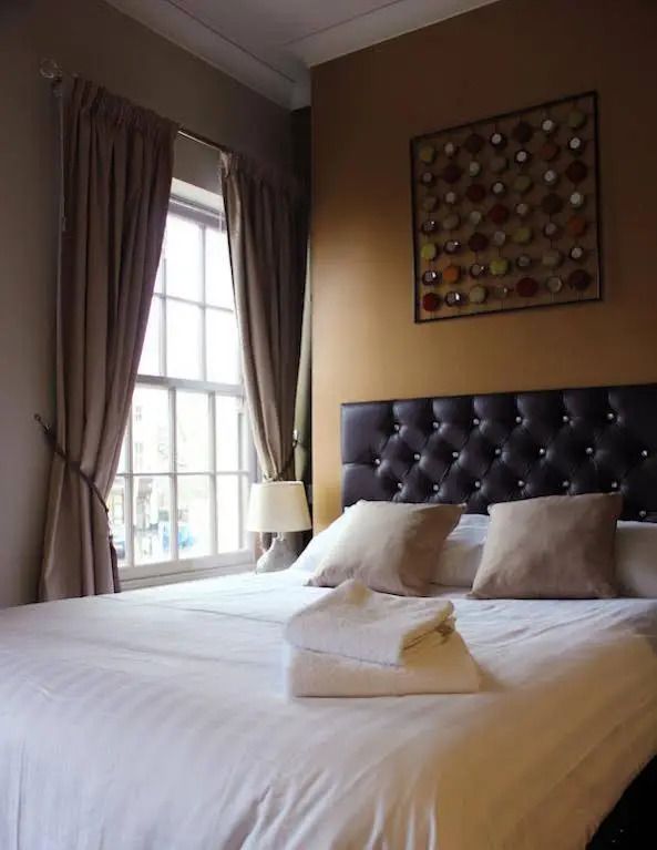 Tilted Wig - וורוויק - חדר שינה