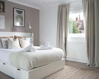 Sunnyside Penthouse - Coatbridge - Bedroom