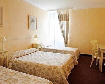 Le Grand Hôtel - Souillac - Спальня