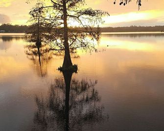 Quaint 2-bedroom recreational vehicle with AC in DeRidder - DeRidder - Vista esterna