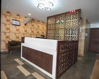Hotel Crown Palace - Bhopal - Front desk