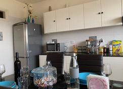 Larnaca Comfort Rooms - Larnaca - Kitchen