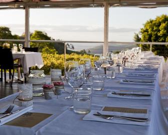 Flame Hill Vineyard - Montville - Restaurant