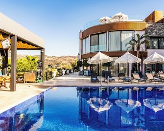 Bombien Yalikavak Hotel - Yalikavak - Piscina