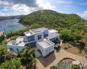 Contemporary Waterfront Luxury Estate Views,pool,ac,gym - Saint Thomas Island - Edificio