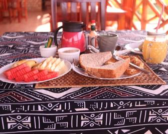 African Roots Guesthouse Entebbe - Entebbe