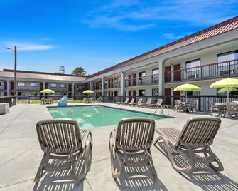 Red Roof Inn Wilmington, NC - Wilmington - Piscina