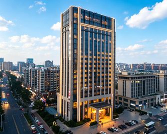 Gloria Plaza Hotel Qingdao - Qingdao - Building