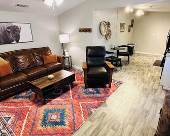 Charming 1 bedroom 1 bath apartment with AC and WiFi - Springtown - Living room