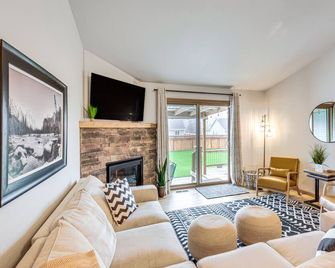 Beautiful Family Home: 10 Mi to Red Lodge Mountain - Red Lodge - Huiskamer