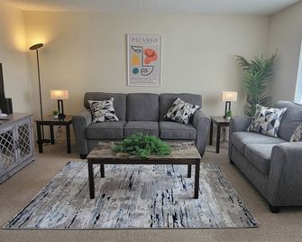 Castro Place in Downtown San Leandro - San Leandro - Stue