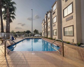 Motel 6-Mcallen, Tx - East - McAllen - Pool