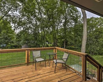 Lake Nagawicka Home - 2 Blocks to Boat Launch - Delafield - Balkon