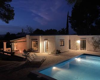 Fully renovated finca with 4 bedrooms and private pool - Ibiza - Pool