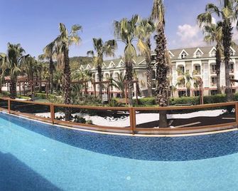 Green Forest Holiday Village - Ölüdeniz - Pool