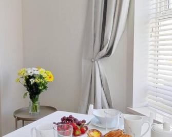 Dunluce Park 3 - Parking Permit for Golf - 10min walk - Portrush
