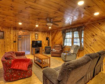 Nelson Estate - ATV and snowmobile access! - Oquossoc - Sala de estar