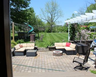 Historic Farmhouse in Chester County - Downingtown - Patio