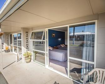 AAA Thames Court Motel Oamaru - Oamaru - Balcón