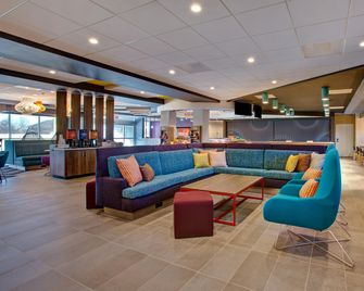 Tru by Hilton Alcoa Knoxville Airport - Alcoa - Lounge