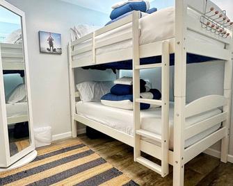 Lost Lake Fishing Shack, a great place to make memories with friends & family! - Shelton - Ložnice