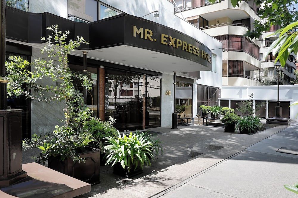 MR Express (ex Hotel Neruda Express) - Santiago